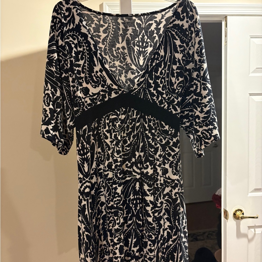 a.n.a Monochrome Abstract Top